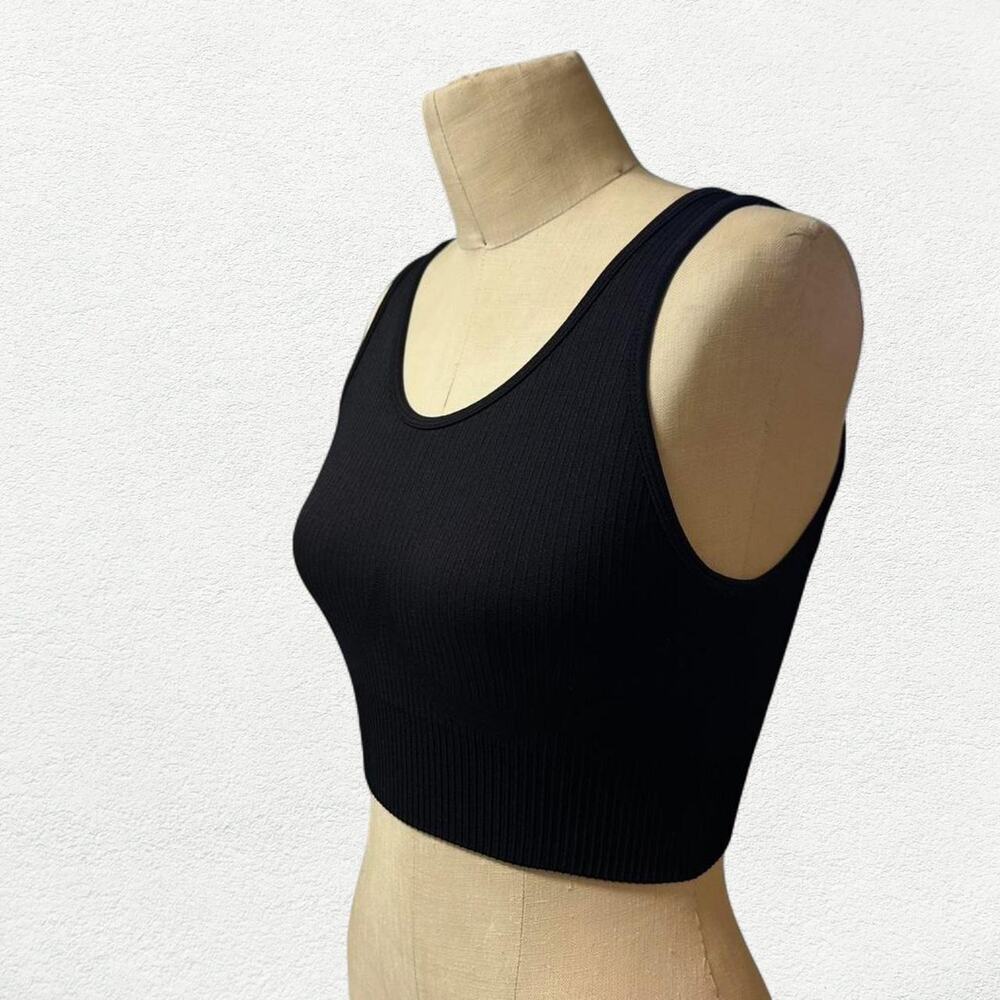 Velocity Ribbed Sports Tank Bra in Black